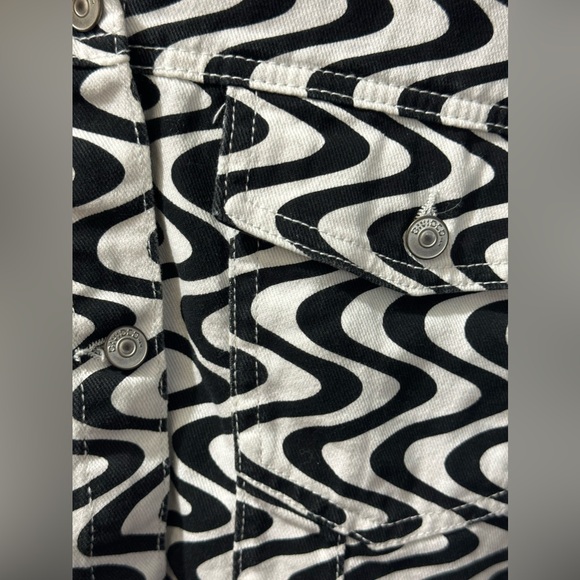 Divided by H&M black nd white denim crop top size M - Picture 3 of 7